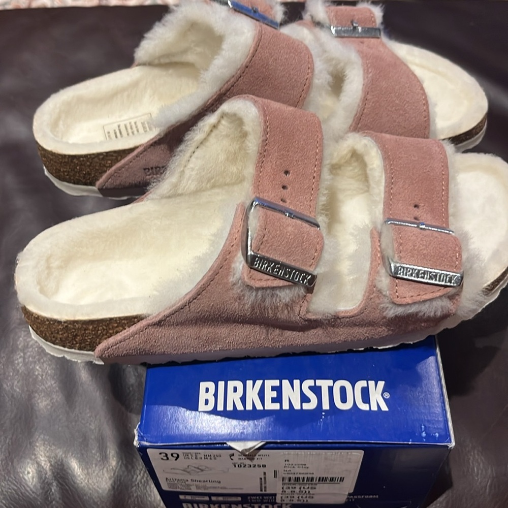 NWT Arizona Sherpa Birkenstocks - Picture 2 of 5
